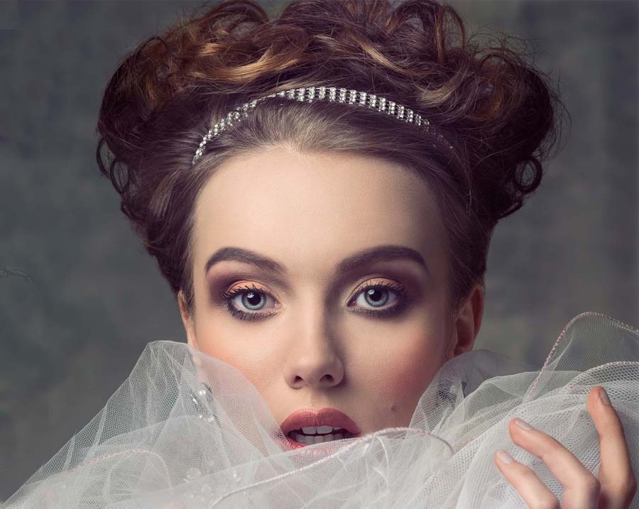 https://d3qibwwkc7urrh.cloudfront.net/wp-content/uploads/2015/11/28164044/Romantic-aristocratic-woman_original.jpg